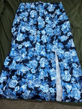 Francesca's Collections Blue Floral Maxi Skirt